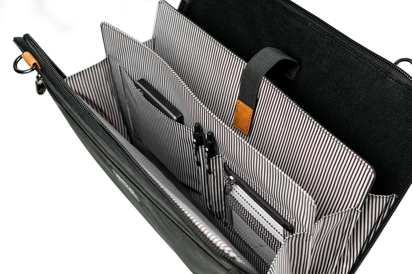 PKG WELLINGTON ACCORDION MESSENGER BAG