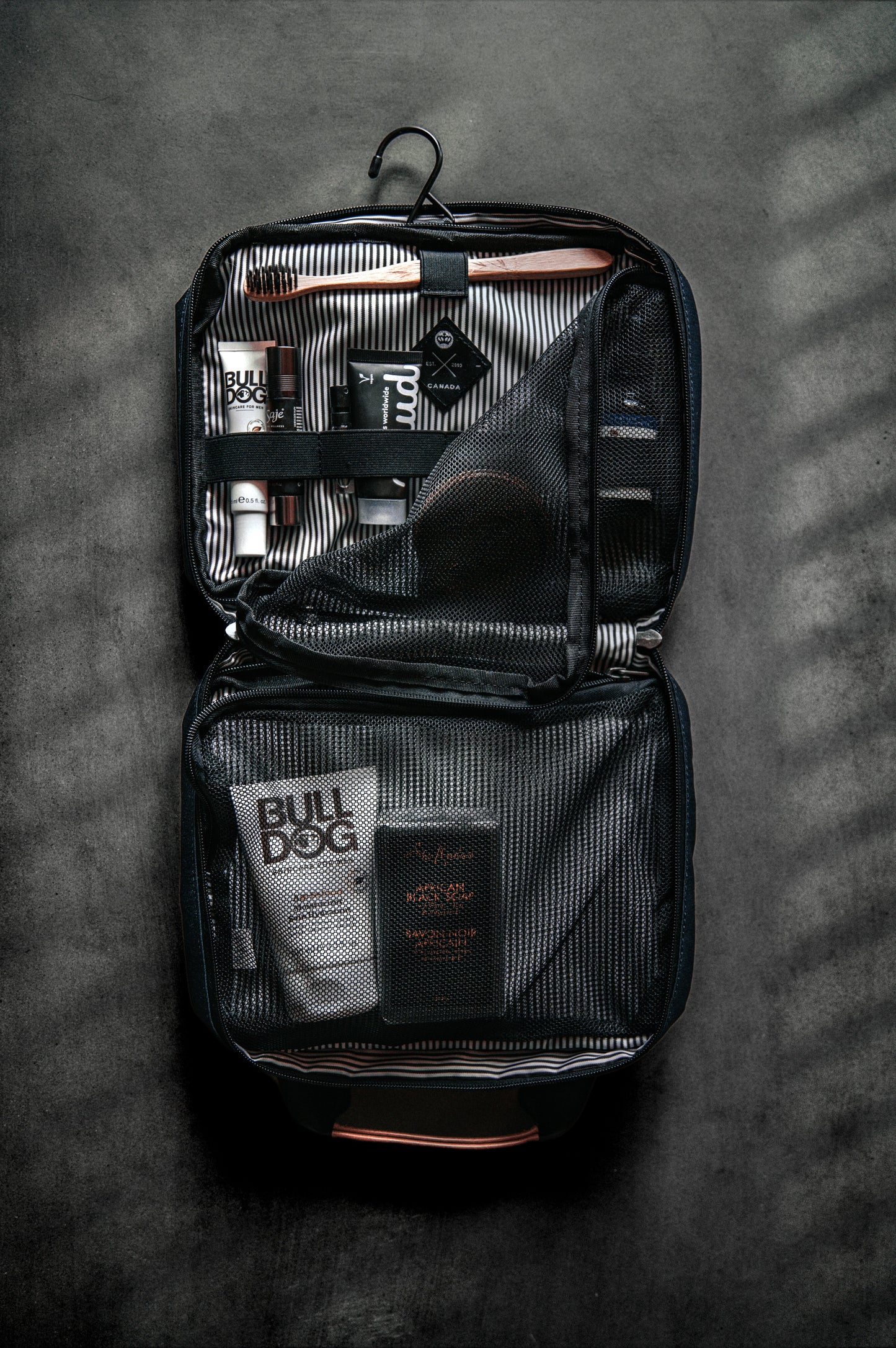 PKG SLIMCOE ESSSENTIALS BAG