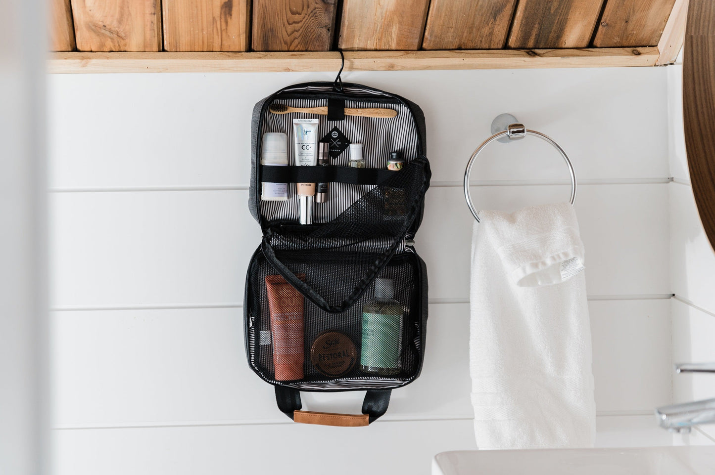 PKG SLIMCOE ESSSENTIALS BAG