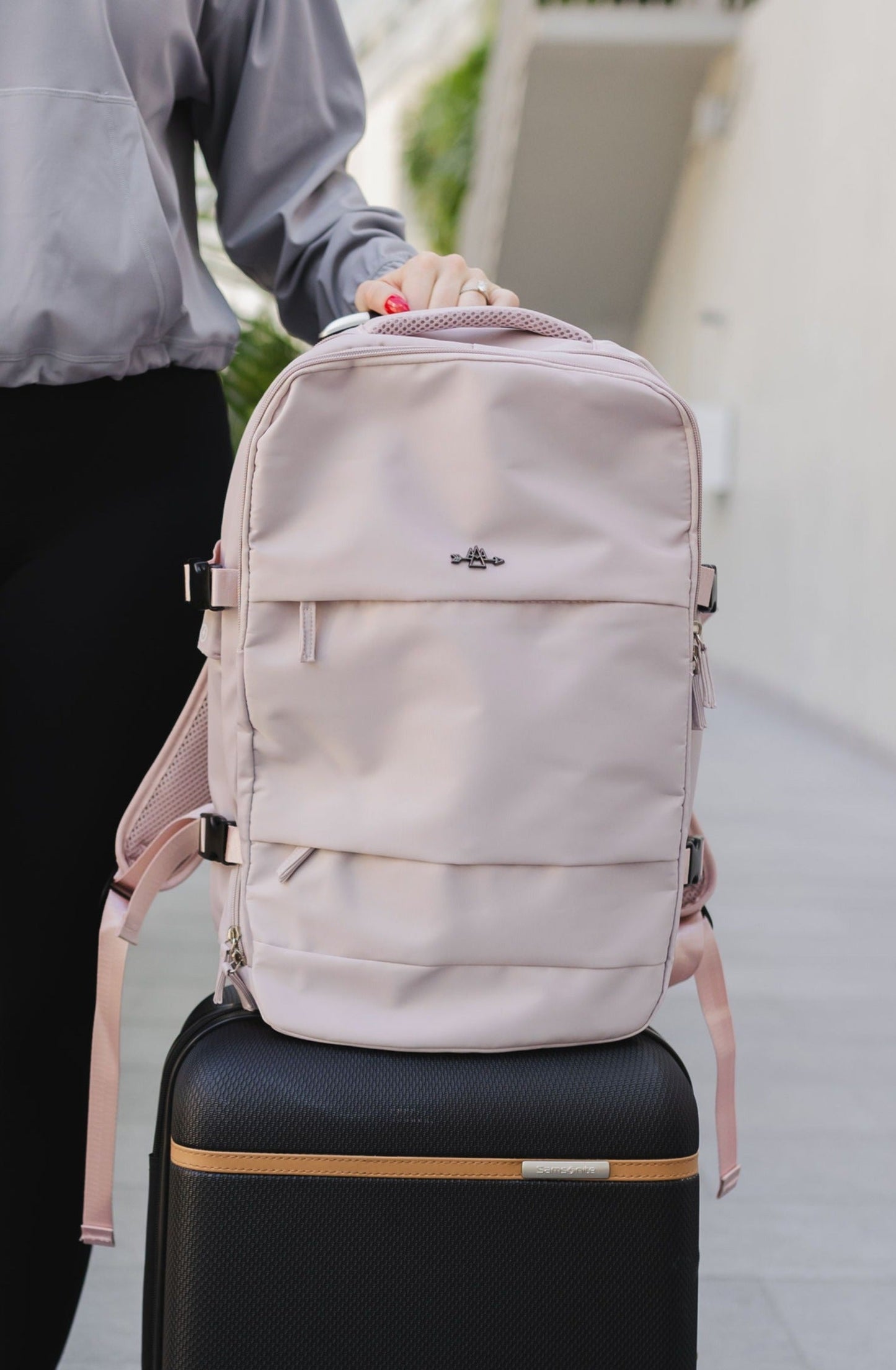 BÄRE TRAVEL BACKPACK UNIVERSAL COLLECTION
