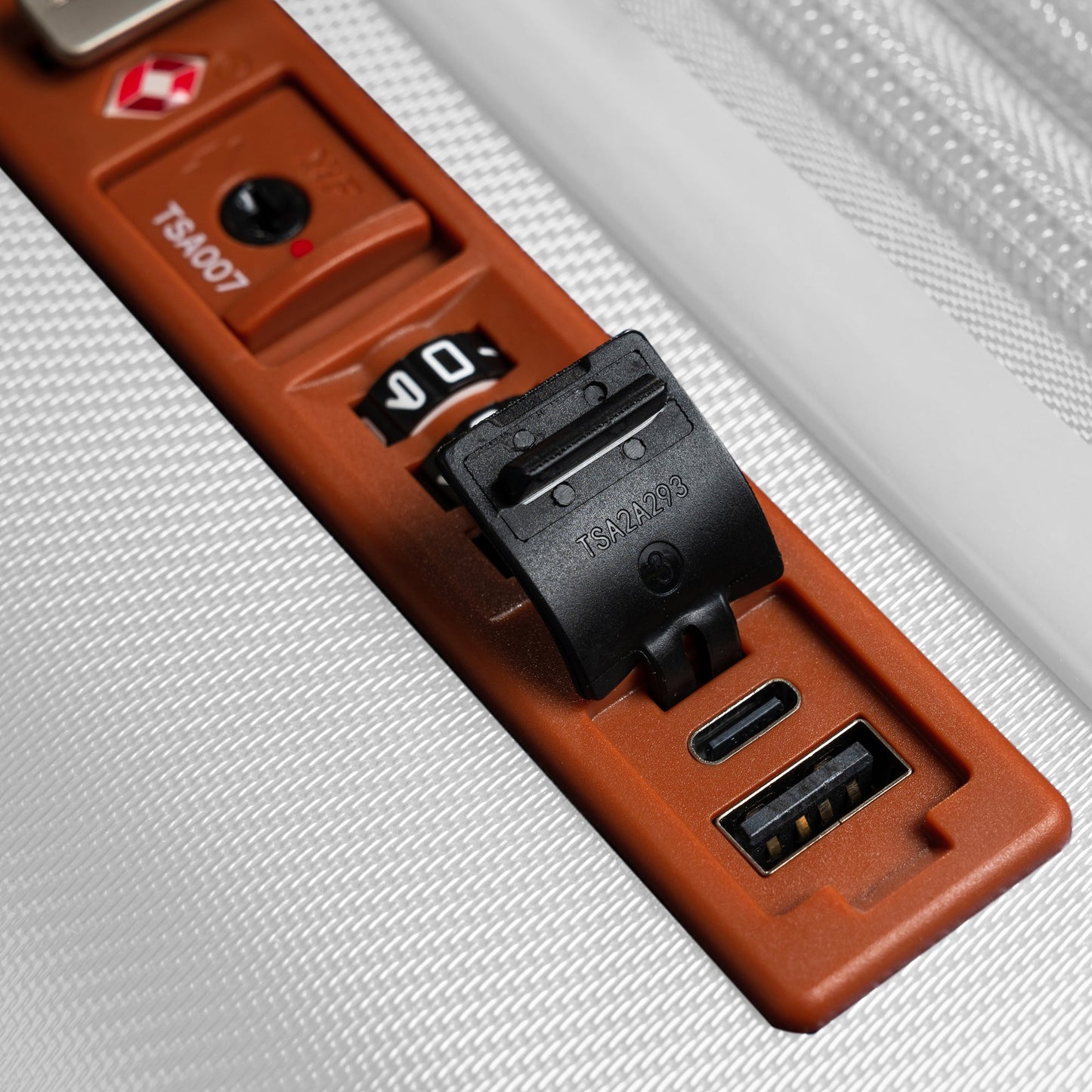 CHAMPS VINTAGE CARRY-ON